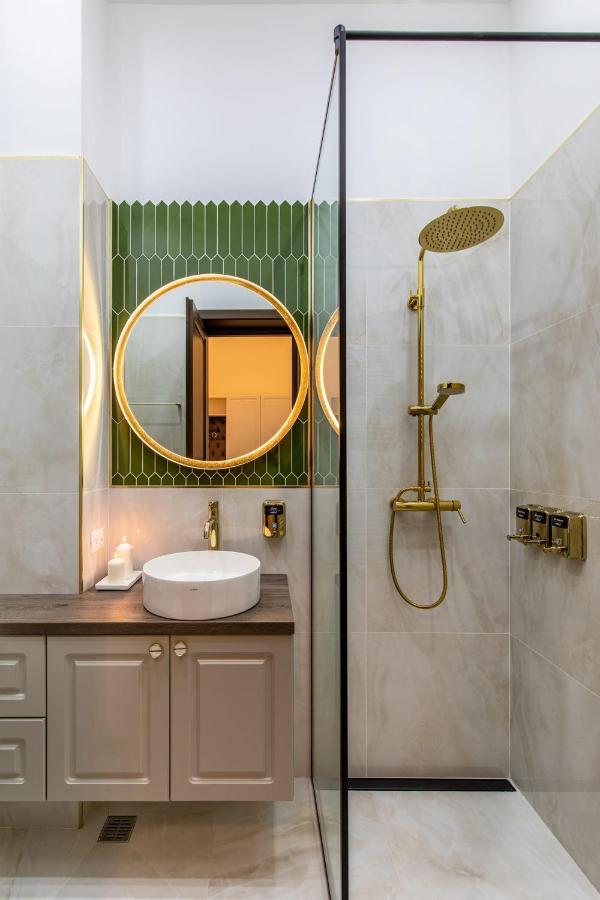 Holt Old Town Luxury Suites Bucarest Exterior foto