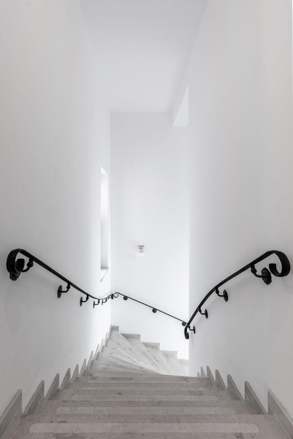 Holt Old Town Luxury Suites Bucarest Exterior foto
